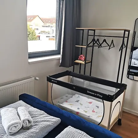 Modernes Mit Parkplatz Und 24h Check-in Apartmán *