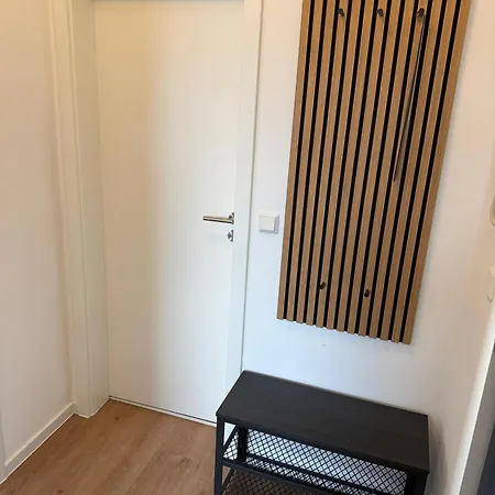 Modernes Mit Parkplatz Und 24h Check-in Apartmán *