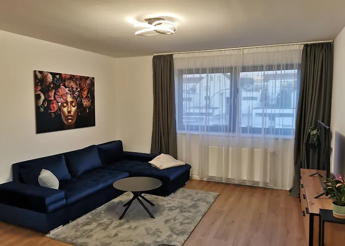 Modernes Mit Parkplatz Und 24h Check-in