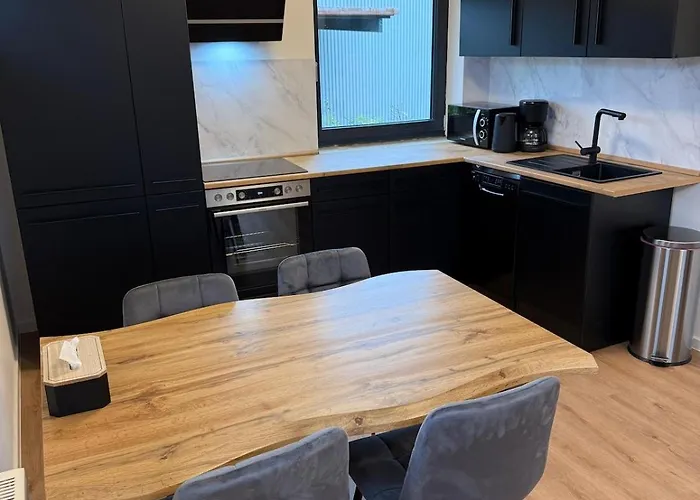 Modernes Mit Parkplatz Und 24h Check-in Apartment *