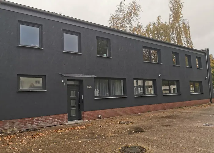 Modernes Mit Parkplatz Und 24h Check-in